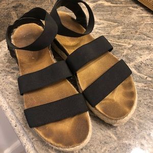 WOMENS STEVE MADDEN PLATFORM SANDALS